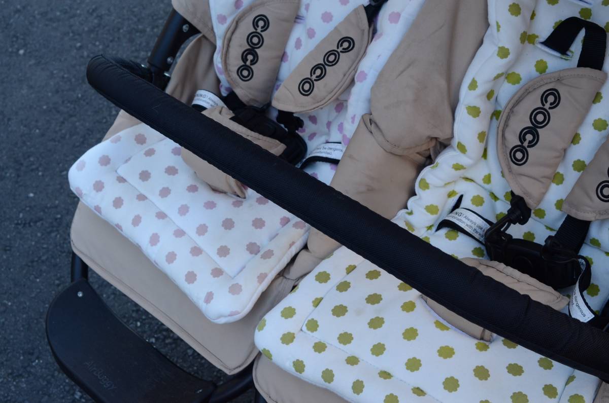 ストローラーマット付き☆エアバギーココダブル☆双子ちゃんや年子ちゃんに！！_1