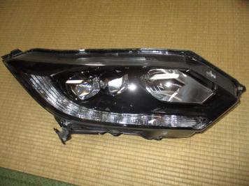 RU3/RU4 ヴェゼルハイブリッド 純正 右ヘッドライト ステー補修済み LED　33100-T7B-J12