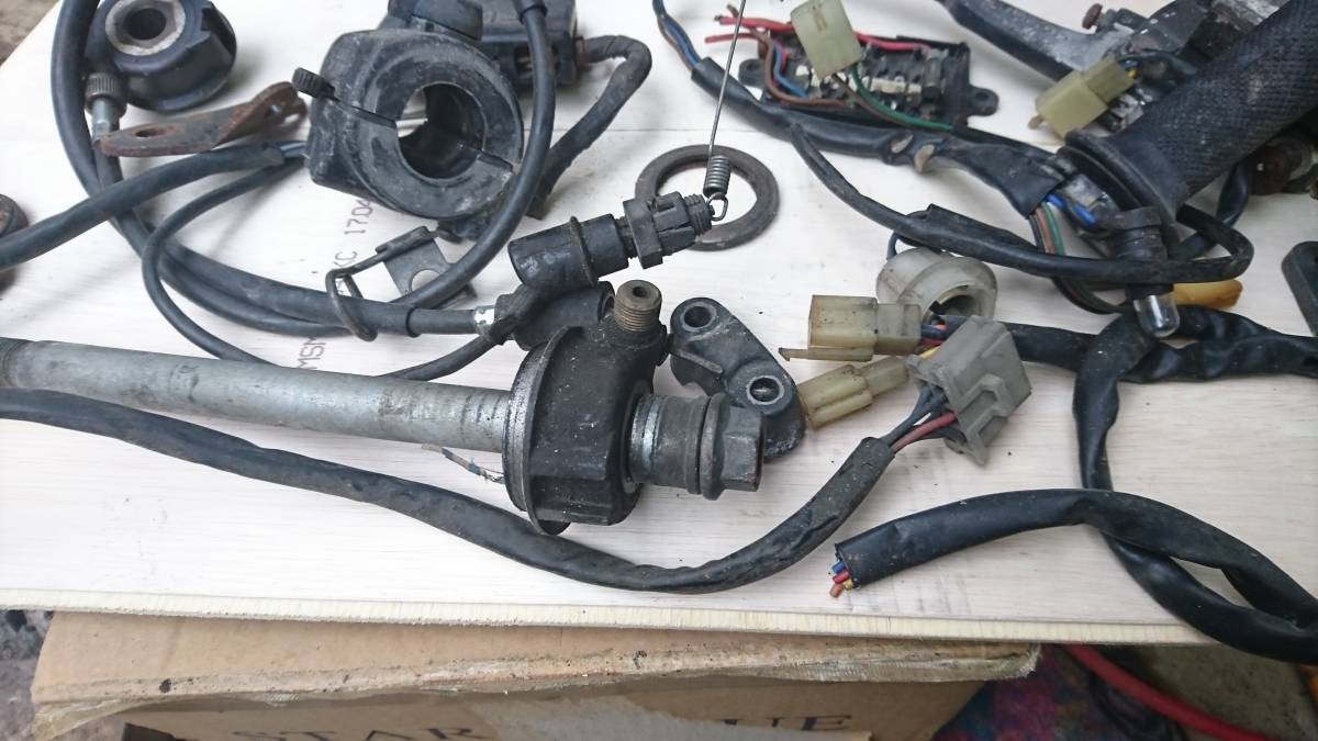 ヤマハ RZ250 純正 (4L3) 部品 w⁄カウル (1982) プラモデル｜ホビー 