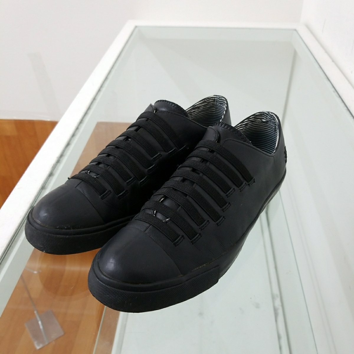 【2025，人気】 Royal Elastics ロイヤル エラスティックス レザースニーカー 26㎝ ブラック モデル 良好 ストリート(26.0cm)｜売買されたオークション情報、yahooの商品情報をアーカイブ公開 - オークファン 26.0cm