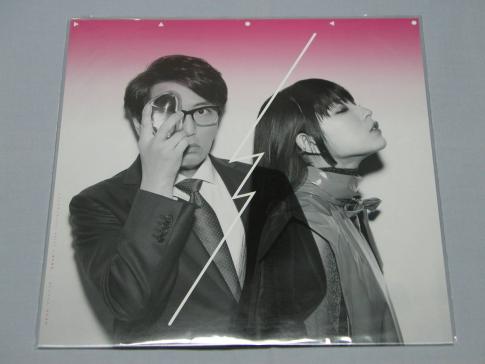 ステップアップLOVE × DAOKO - | 岡村靖幸 VIDEO : 岡村靖幸『ステップ