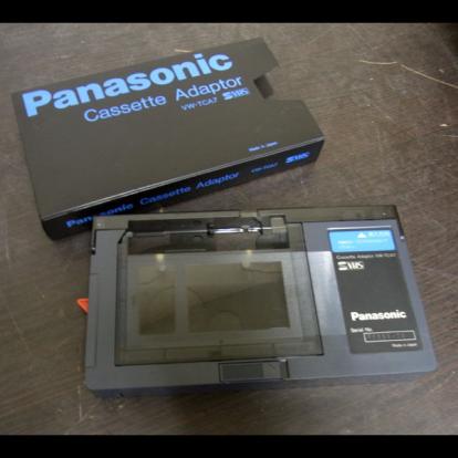 Panasonic カセットアダプター VHS-C用 VW-TCA7 Amazon | パナソニック VHSカセットアダプター VW-TCA7 | ビデオカメラ