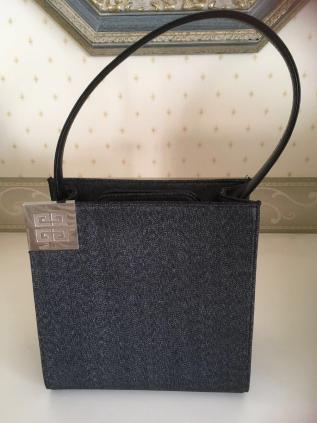 バッグ ジバンシー 入学式に 入学式 ジバンシー 卒業式 正規品 超美品 30代・40代の迷えるママ（母親）へ