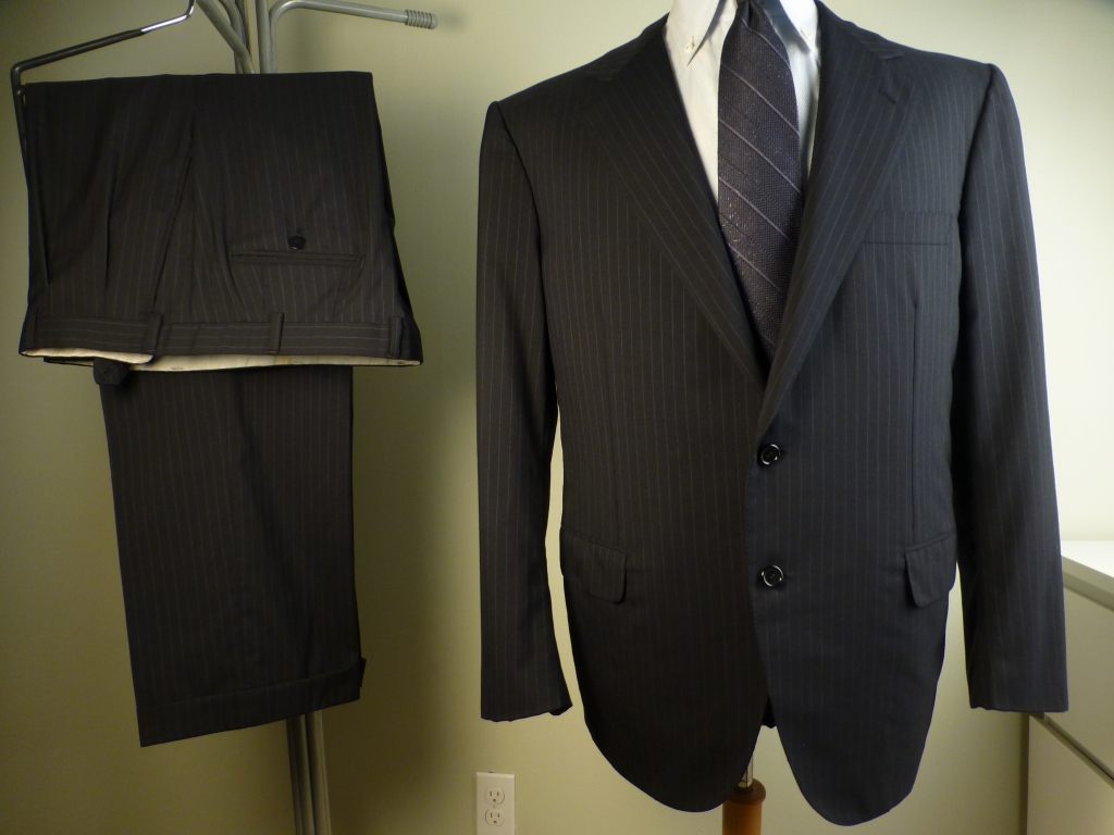 ◆Brioni ブリオーニ スーツ 54C位 黒ストライプ