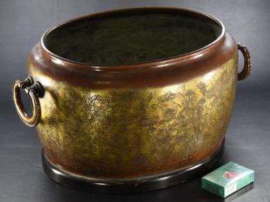 送料無料，大得価 永 135 寺院古寺放出品特別委託 煎茶道具 銅地鍍金 春秋草文様総内彫大瓶掛火鉢 名家伝世品 中国美術優品 唐物古玩(銅製)｜売買されたオークション情報、yahooの商品情報をアーカイブ公開 - その他