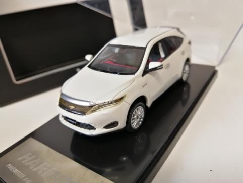 人気セール，大得価 WIT`S 1/43 トヨタ ハリアー RPEMIUM Advanced Package 2013 ホワイト(乗用車)｜売買されたオークション情報、yahooの商品情報をアーカイブ公開 - オークファン 乗用車