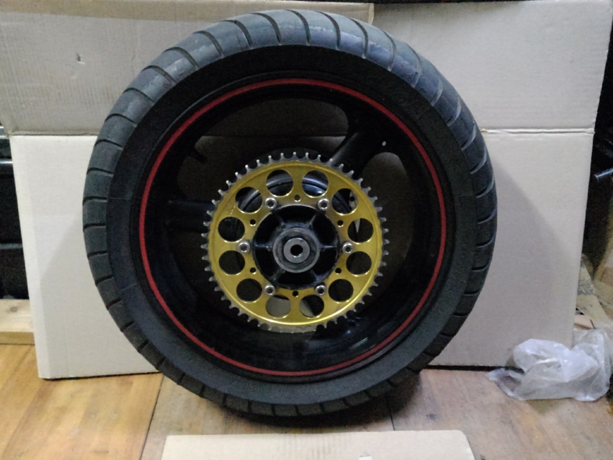 Gpz900r zz r1100流用17インチ前後シャフトリアキャリパーサポート