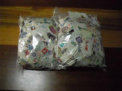 爆買い，豊富な 切手 大量 １キログラム以上有ります すべて台紙なし オフペーパー(切手、官製はがき)｜売買されたオークション情報、yahooの商品情報をアーカイブ公開 - オークファン その他