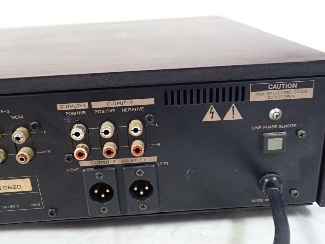 LUXMAN コントロールアンプ/プリアンプ C-06α ⇔ 5225D-4