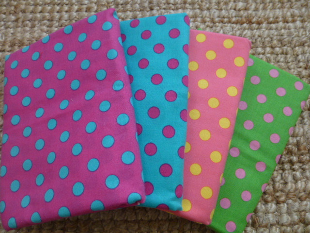 水玉　ドット　コットン生地　110巾×1ｍ　①　LECIEN_2