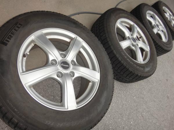 バリ山横浜スタッドレスタイヤ。4本のみ販売です。215⁄65R16 IG50 MPV☆