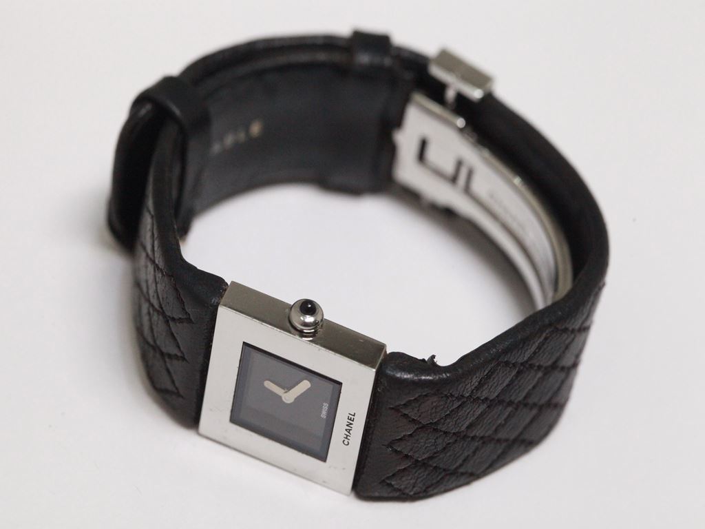 シャネル CHANEL マトラッセ ブラック 黒 シルバー クォーツ 腕時計 マトラッセ ブラック シャネル 黒 チェーンクラッチ チェーン