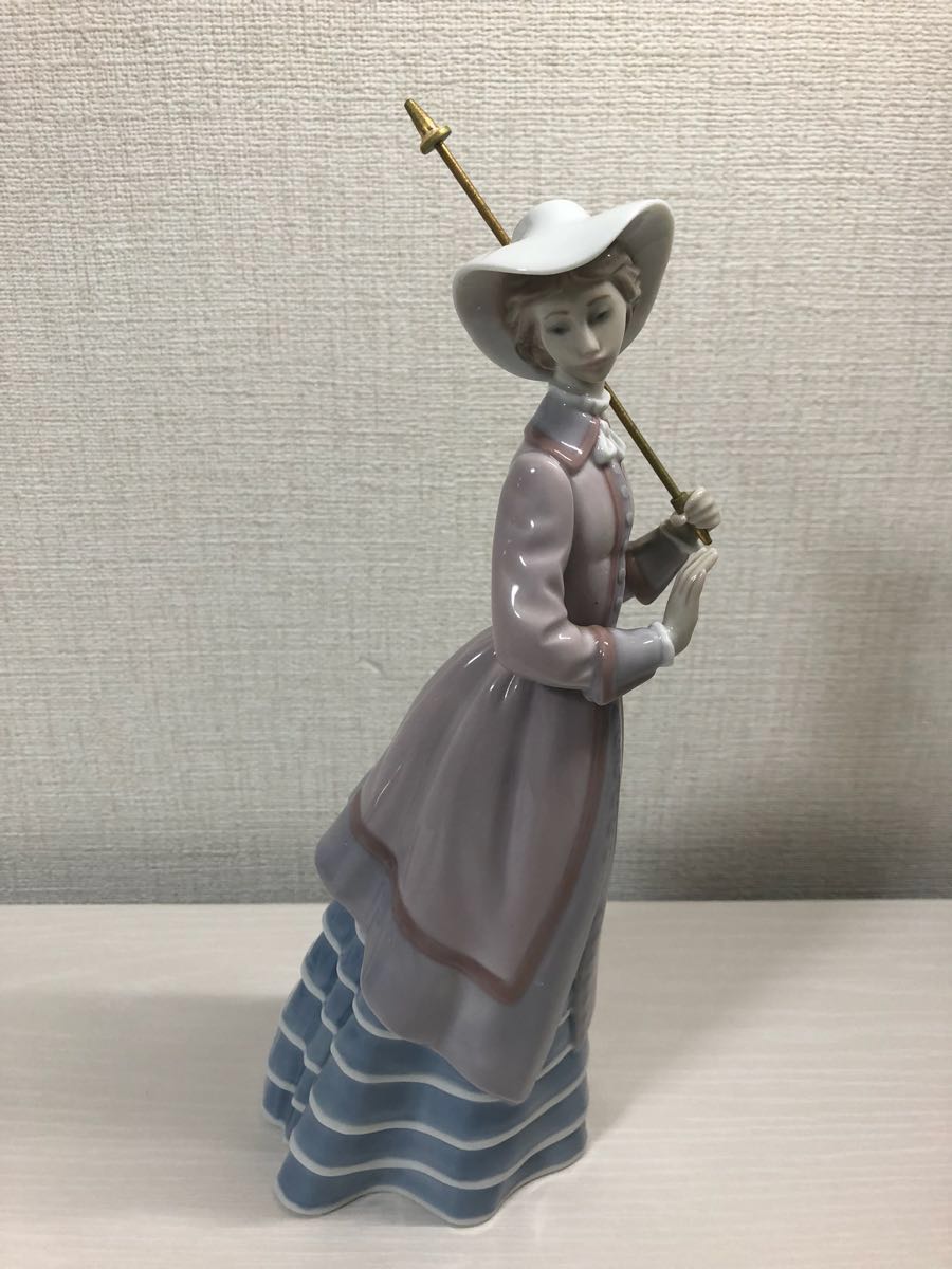 リヤドロ LLADRO 貴婦人 ☆B03299⁄LLADRO リヤドロ⁄廃盤⁄フィギュリン 