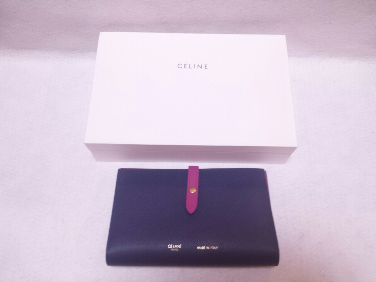  セリーヌ CELINE ストラップロングウォレット ラージマルチファンクション ネイビー&times;マゼンタ(服飾小物)｜売買されたオークション情報、yahooの商品情報をアーカイブ公開 - オークファン 服飾小物