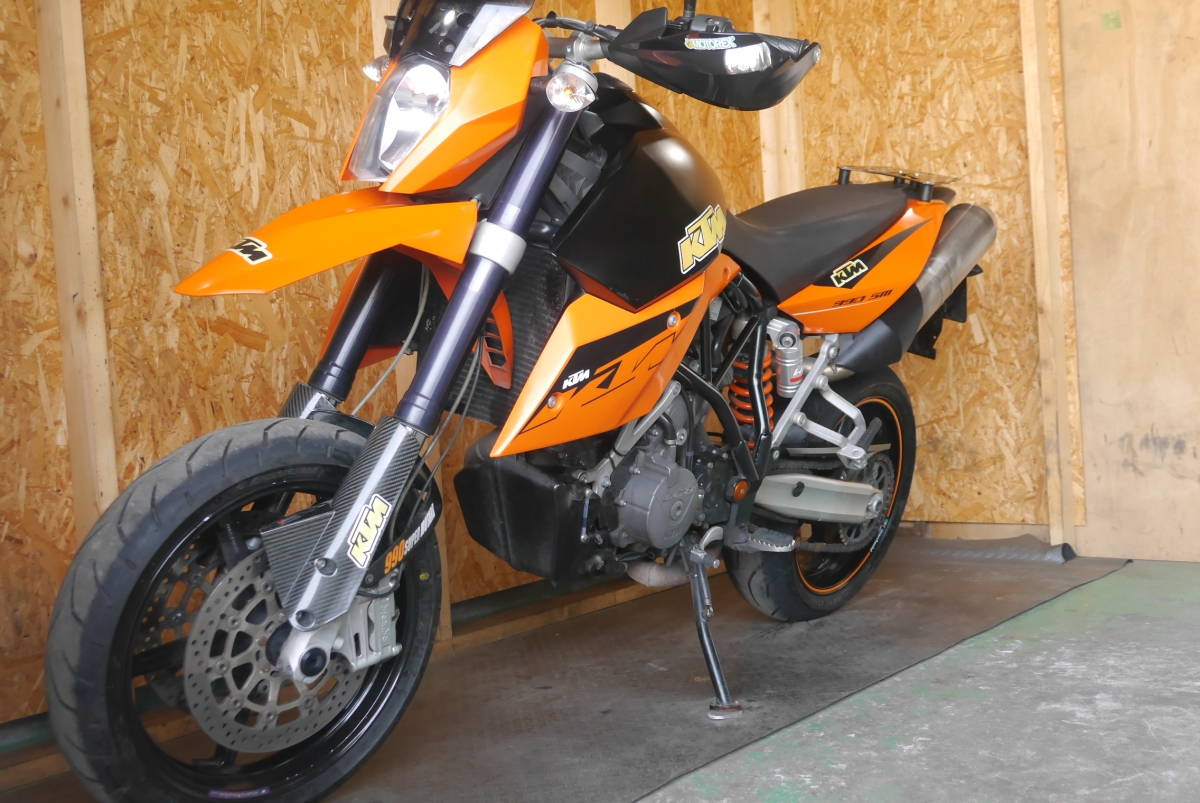 KTM 990スーパーモト 程度良好！！ 売り切り！ 今回限りの出品となり 