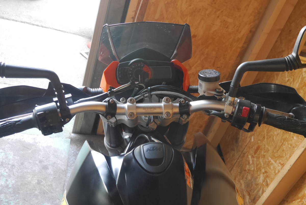 KTM 990スーパーモト 程度良好！！ 売り切り！ 今回限りの出品となり 