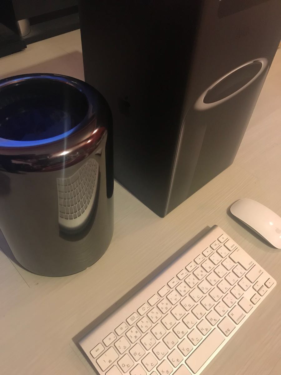 Apple Mac Pro 2013 Xeon 3,7 Ghz 64 Go 512 Go SSD Noir - Excellent état pas cher