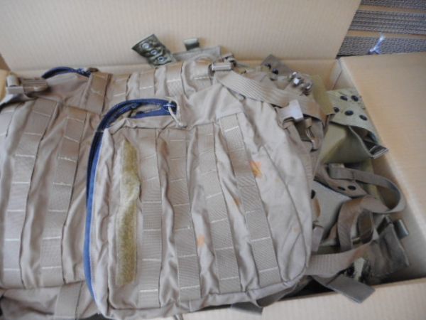 【赤字超特価，驚きの破格値，HOT】 12 1円~箱詰め込み usmc本物 ジャンク色々 サバゲー ミリタリー コスプレ沖縄直送米軍コヨーテアサルトパックアーマーバトルベルト(個人装備)｜売買されたオークション情報、yahooの商品情報 その他