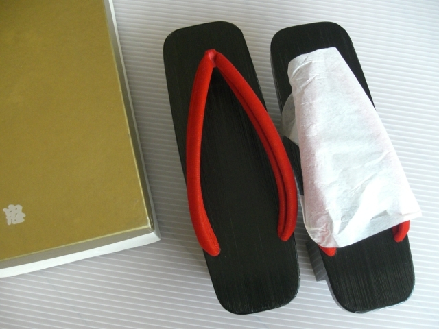 本物保証，100%新品 黒塗り下駄 京都 美の忠 桐下駄 浴衣 和装 M寸 品(M寸)｜売買されたオークション情報、yahooの商品情報をアーカイブ公開 - オークファン M寸