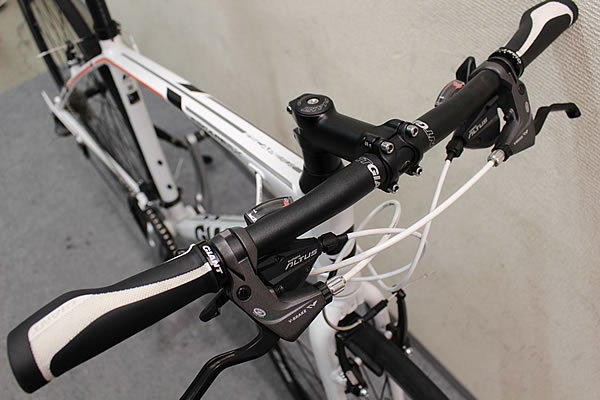 ○ 1円スタート 売切り!! ○ 中古自転車 極上品 GIANT ESCAPE RX3 2017 