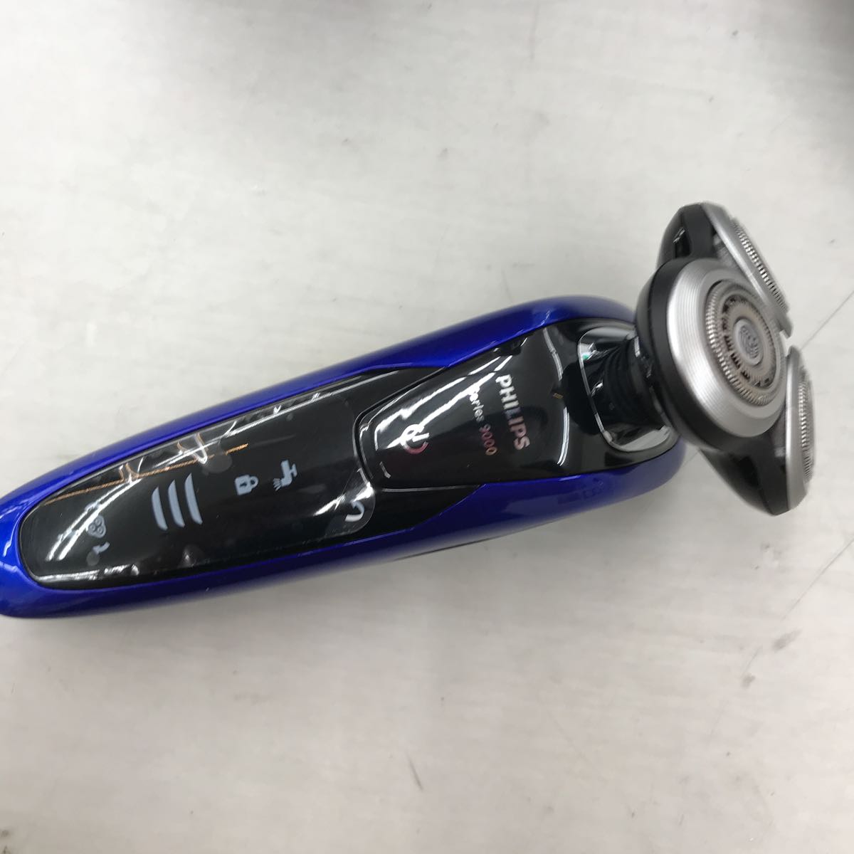 ジャンク フィリップス PHILIPS 電気シェーバー S9185 起動確認済み アダプタ欠品 送料700円 管理tk