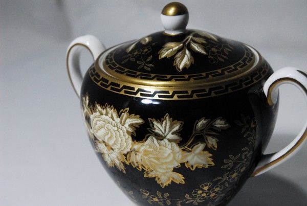 WedgWood ウェッジウッド トンキンブラック TONQUIN BLACK 花瓶 壺