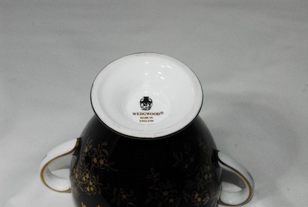 WEDG WOOD　トンキン　ブラック　ジンジャージャー・ポット　希少・廃盤 WedgWood ウェッジウッド トンキンブラック TONQUIN BLACK 花瓶 壺