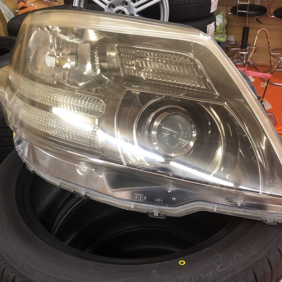 アルファード　ANH10/MNH10　後期　右ライト　HID　AS/MS 224119