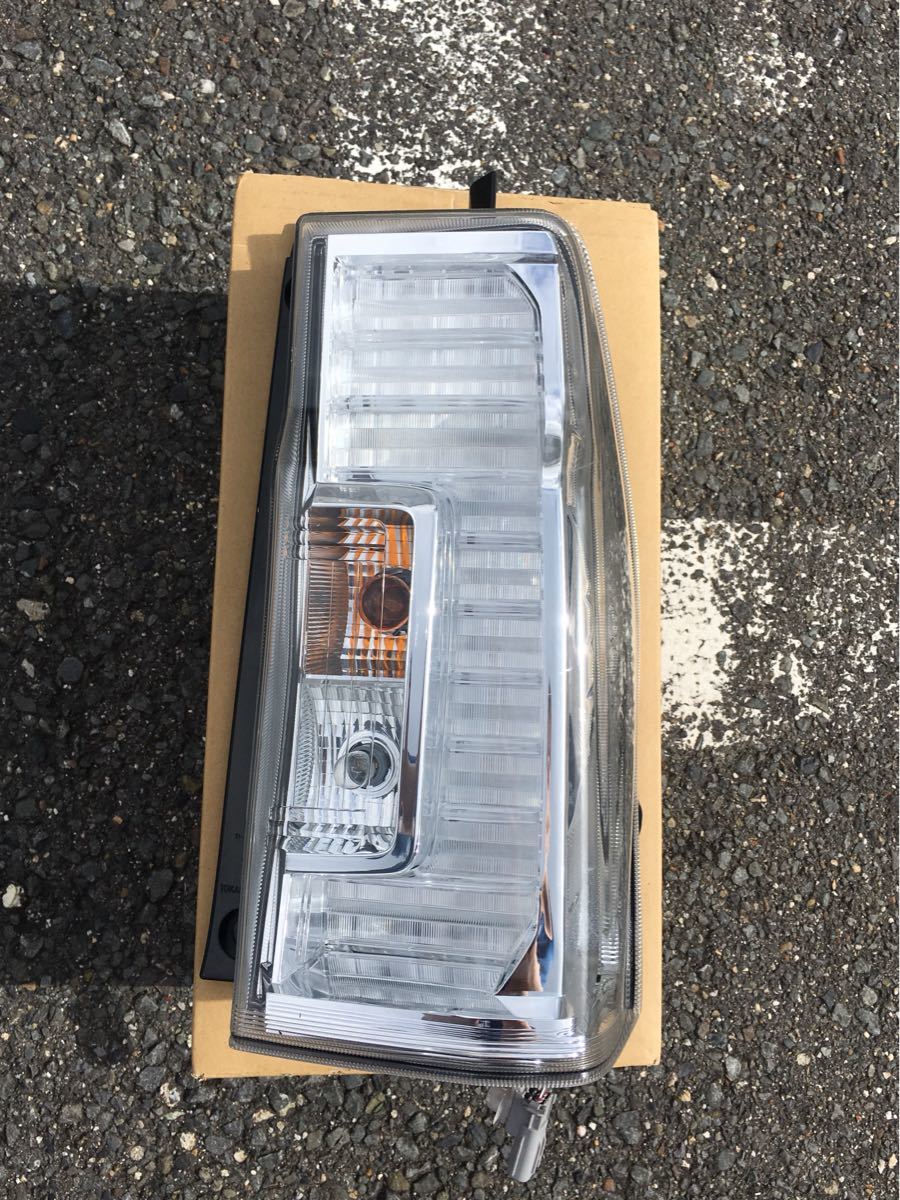 タント カスタム LA600S テールランプ RH 右 中古 タント メルカリ