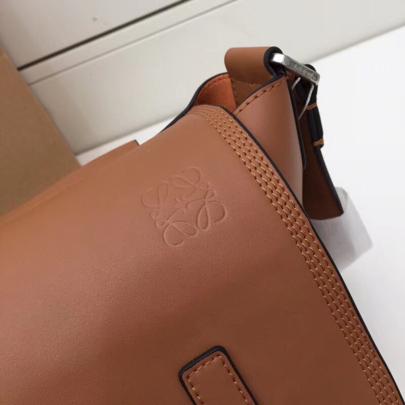 loewe Hammock Bag ロエベ ショルダーバッグ 肩バッグ LOEWE ロエベ ハンモック (LOEWE (ソフトグレインカーフ) スモールの通販