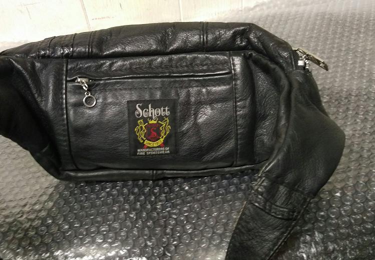 SCHOTT　ショット　　　レザーバッグ　ボディーバッグ　ウエストバッグ　ブラック
