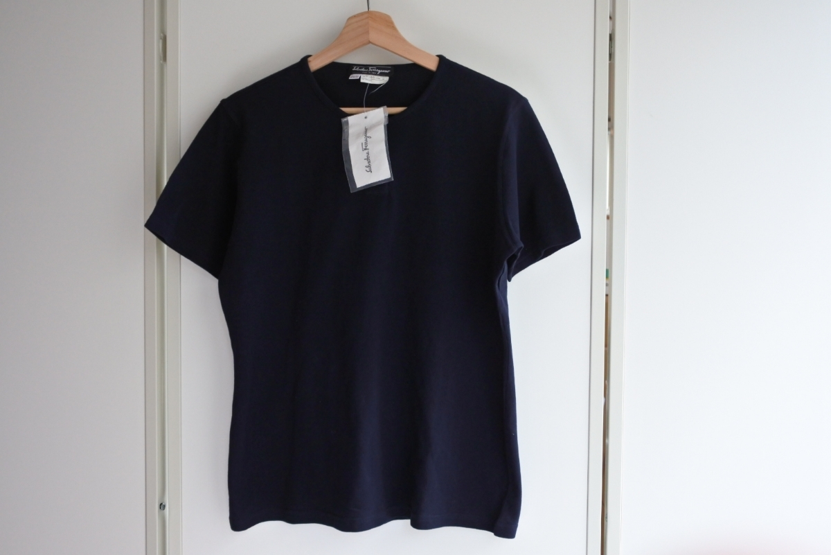 SalvatoreFerragamo　サルバトーレフェラガモ　Tシャツ　コットン　ONE SIZE　ネイビー　ガンチーニ　ゴールド　タグ付き　美品　正規品