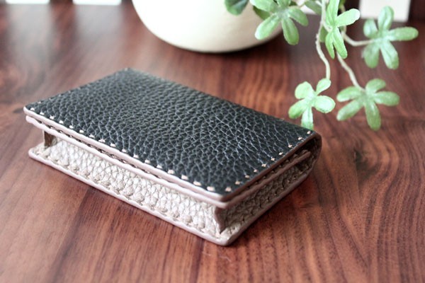  MAISON TAKUYA 極上シュランケンカーフ マグネット式 カードケース 名刺入れ 黒 レザー メゾンタクヤ(男性用)｜売買されたオークション情報、yahooの商品情報をアーカイブ公開 - オークファン 男性用