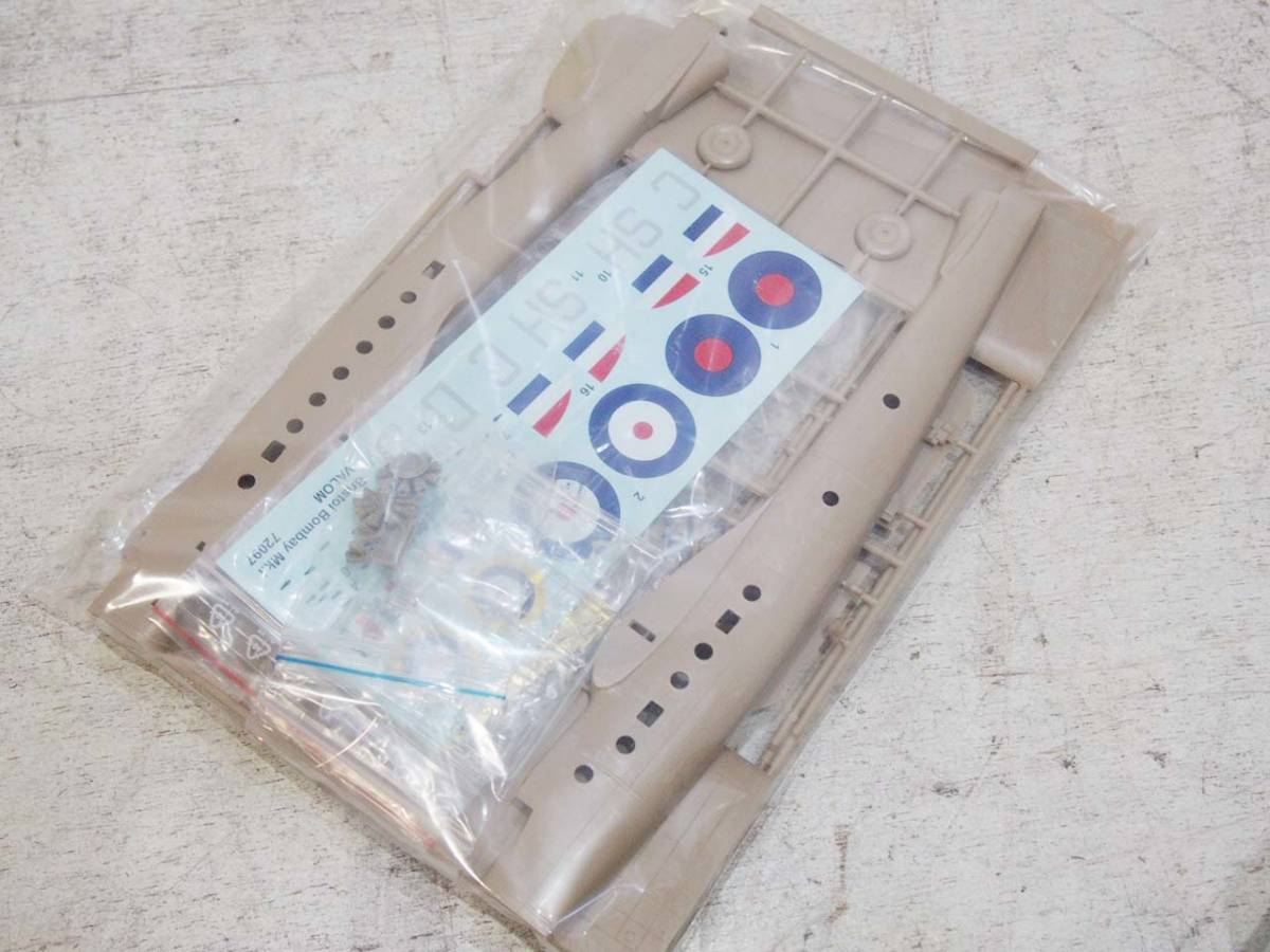 0916-21★未組立　希少　VALOM「Armstrong Whitworth Albemarle ST Mk.V」「Bristol Bombay Mk.I 72097」等　プラモデル2箱まとめて_9