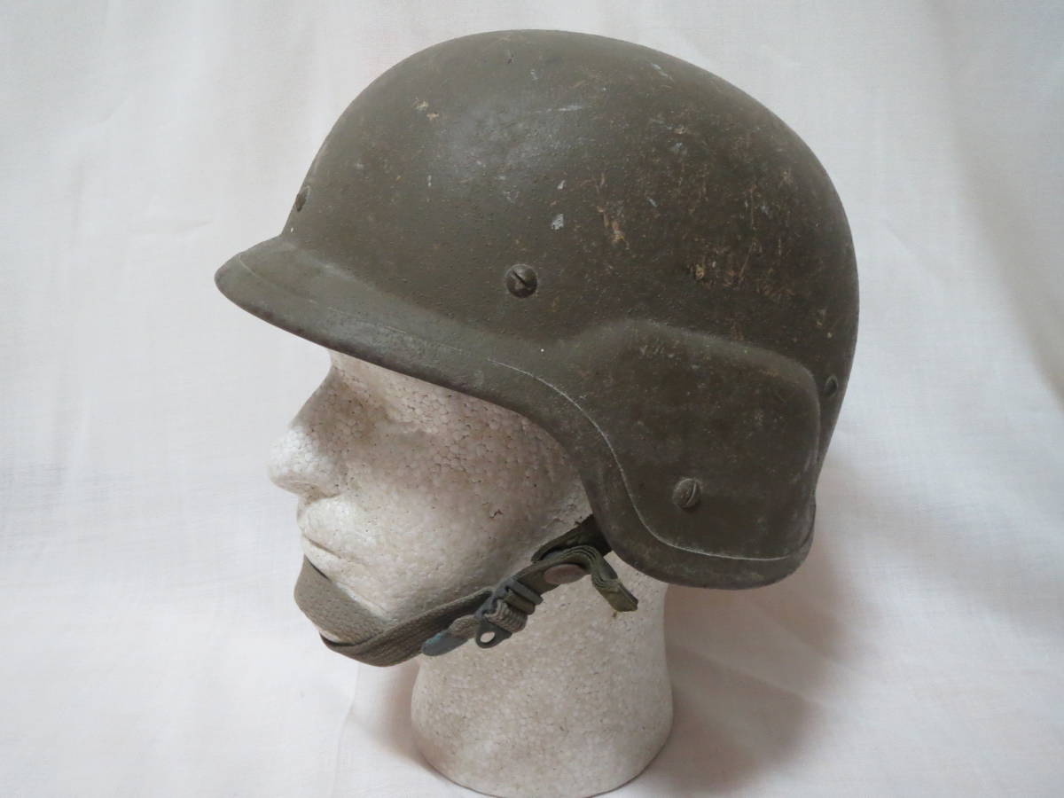 中古良品 実物米軍 PASGTヘルメット ネームバッチバンド付き 1983年
