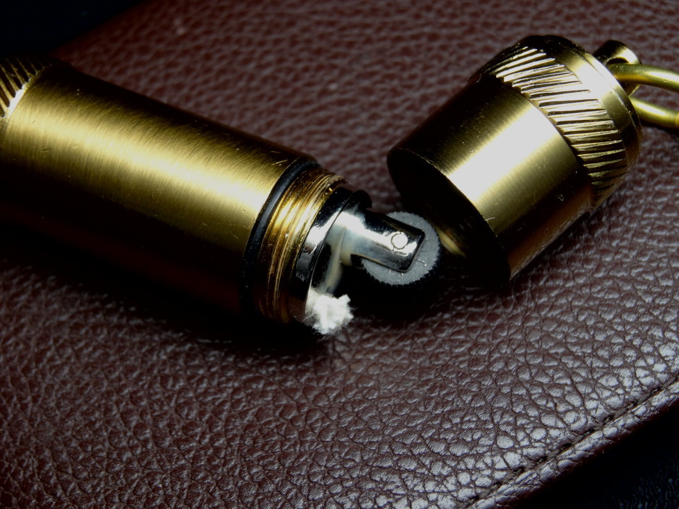 Edc 携帯用 真鍮製オイルライター 登山やキャンプに最適 大容量 ランタンとしても使用していただけます オイルライター 売買されたオークション情報 Yahooの商品情報をアーカイブ公開 オークファン Aucfan Com