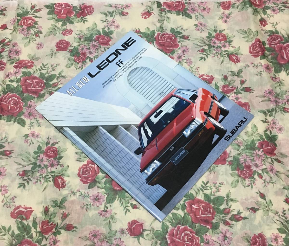 レオーネ LEONE FF ▼ カタログ パンフレット S60/2 32P 4ドアセダン GR GF SE ST SG LC 昭和 スバル SUBARU 富士重工 送料無料