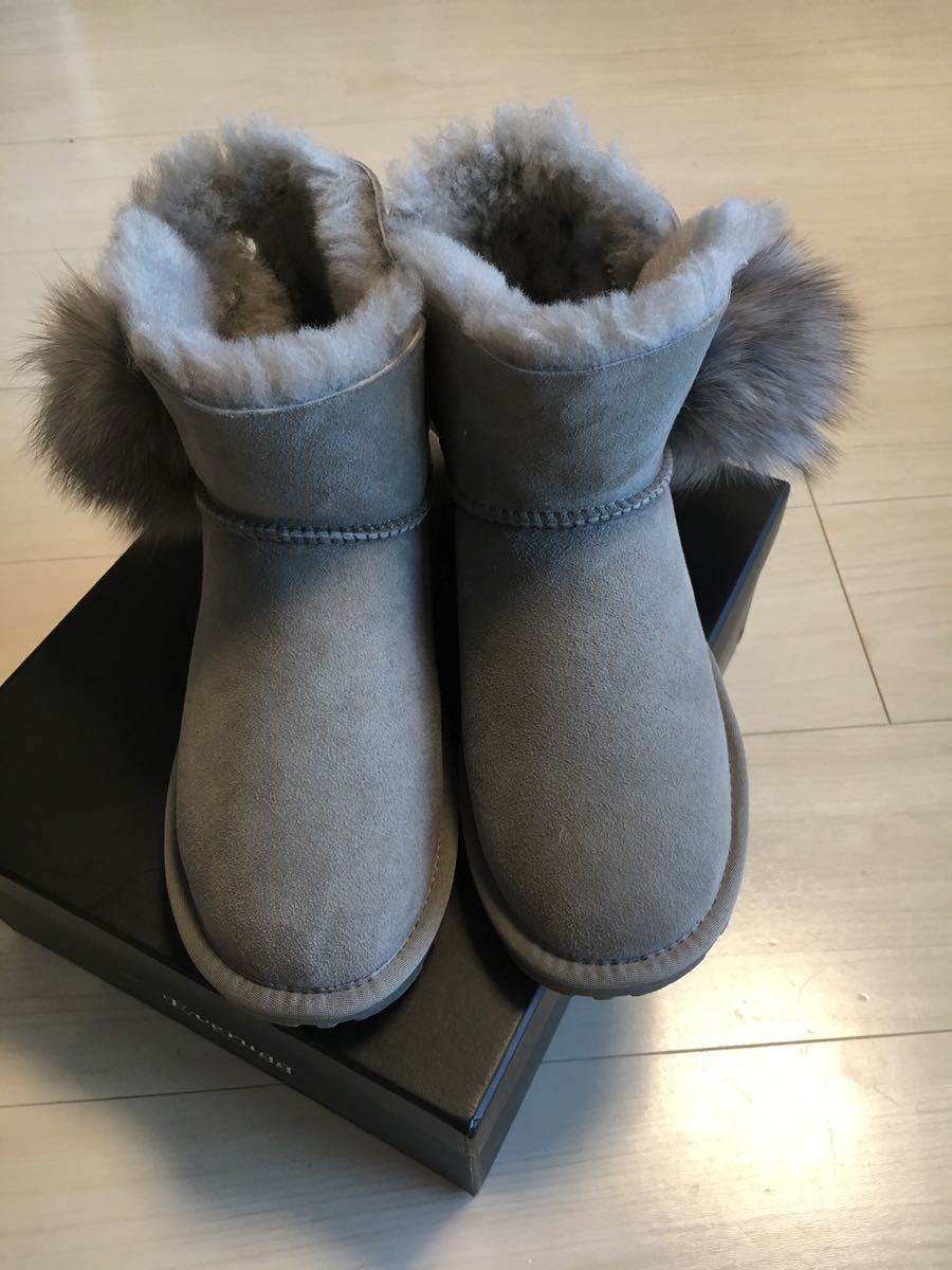送料無料，新品 タグ付 最新作UGGボンボン付ブーツ1点物(US7)｜売買されたオークション情報、yahooの商品情報をアーカイブ公開 - オークファン 女性用