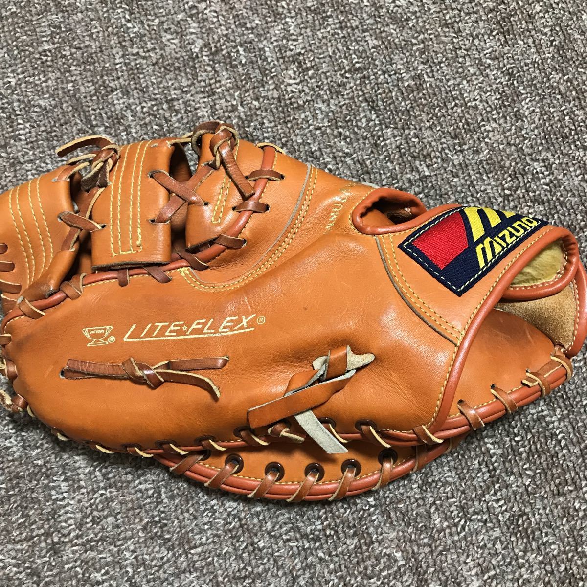 ミズノ 左利き グローブ（野球・ソフトボール｜スポーツ ミズノ」の 