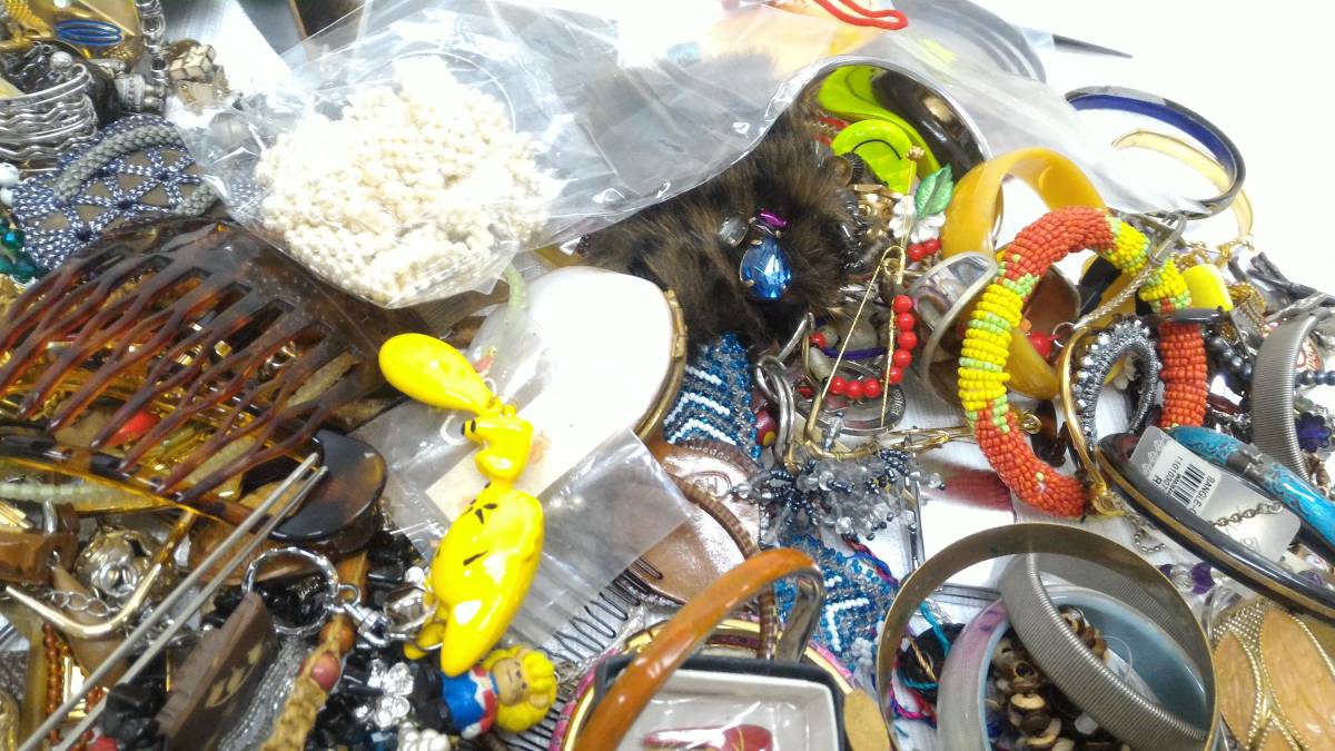 人気の売れ筋 〔NY130〕バングル・その他ごちゃ混ぜ 大量おまとめ 