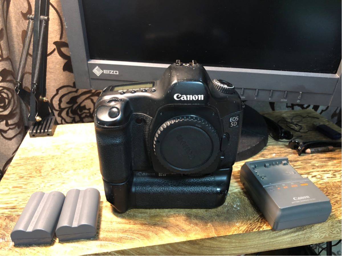 Canon EOS 5D バッテリーグリップ付き 実用品 EOS ボディ 5D カメラ用