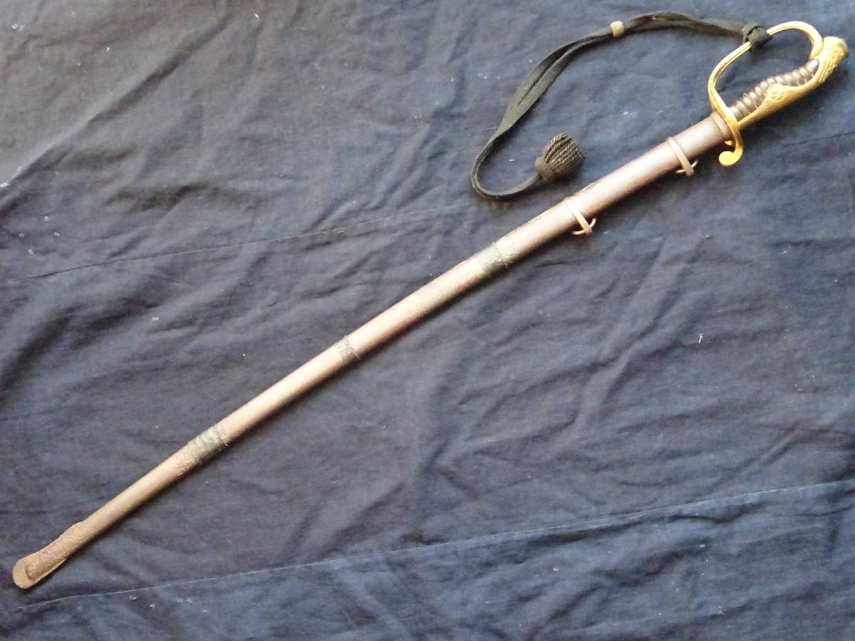 儀礼刀・指揮刀・サーベル軍刀 旧日本軍士官将校用・儀礼刀 桜紋 全長