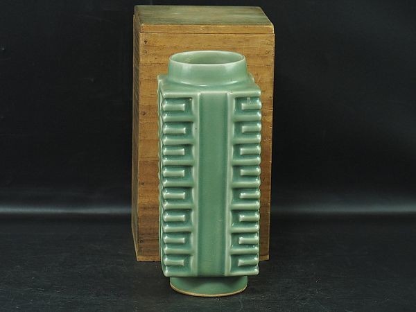 中国古美術 中国 南宋時代 龍泉窯 砧青磁琮式瓶 花瓶 箱付