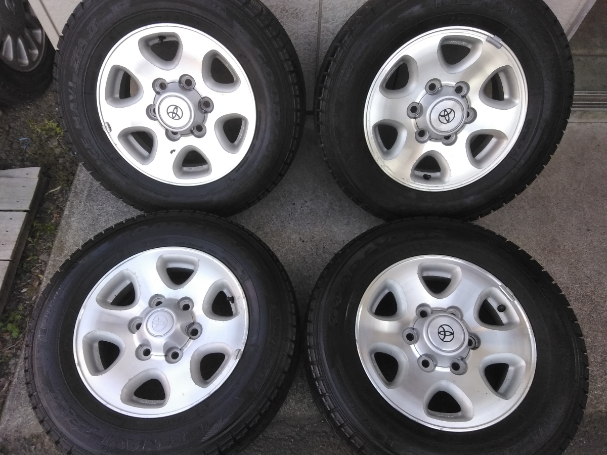トヨタ純正アルミ 205/70R15 バリ山 スタッドレス ハイエース