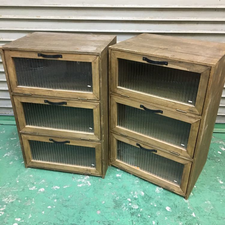 キャビネット 収納 棚 ガラス 扉付き | 木製 レトロ ガラス扉