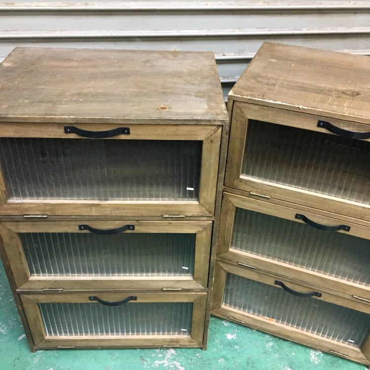 キャビネット 収納 棚 ガラス 扉付き | 木製 レトロ ガラス扉