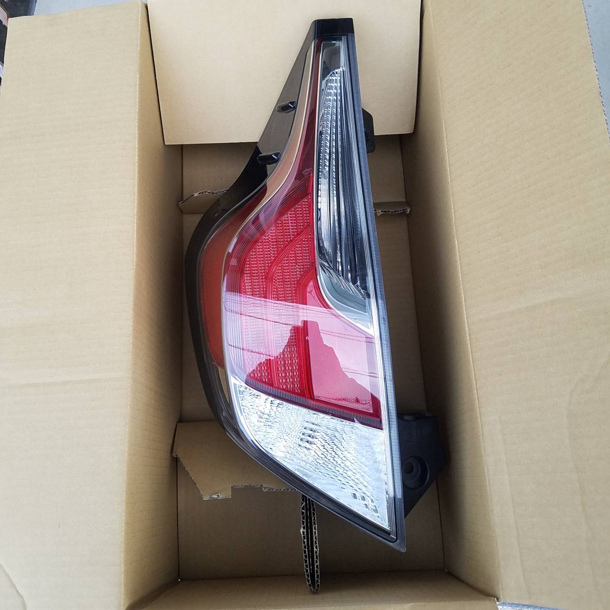 トヨタ アクア NHP10 中期 左テール NHP10 アクア テールランプ トヨタ