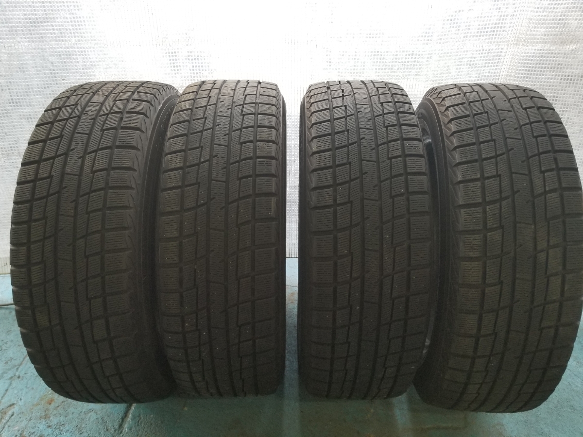 ヨコハマ　215/60R17 スタッドレスタイヤ　４本