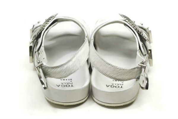 TOGA PULLA x Ray BEAMS トーガプルラ 別注 Metal emboss sandal SP 