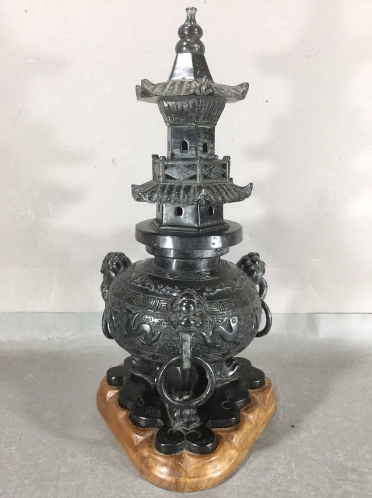 蔵出 中国美術 玉石製 細密彫刻 獅子 香炉 高さ：約31cm 宝塔 仏塔